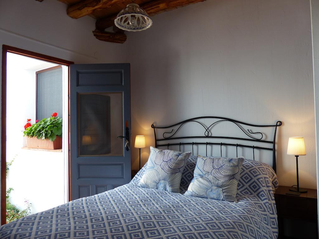 Casita De La Vaca Hotel Mondujar Room photo